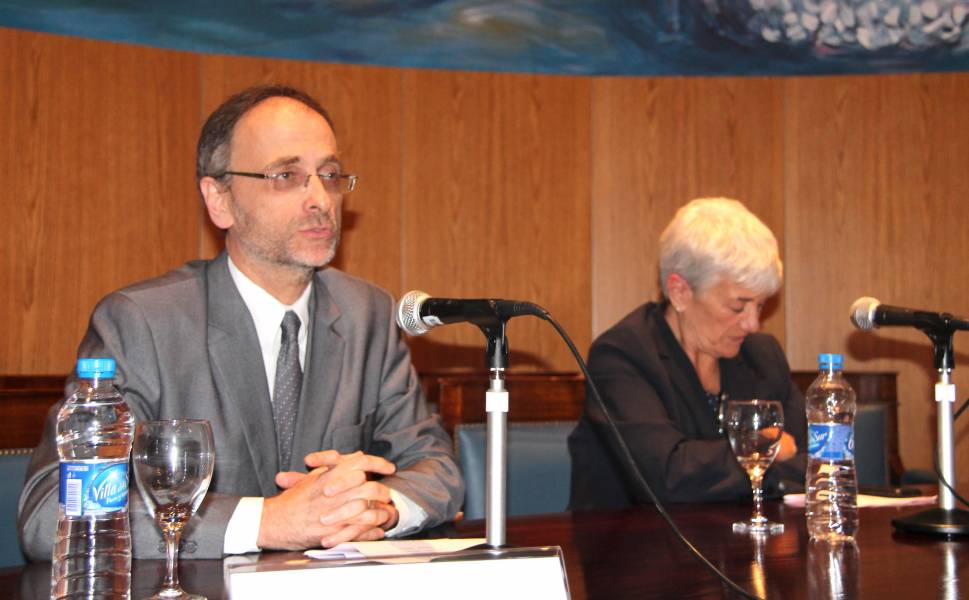 Carlos F. Balbín y Mónica Pinto durante la el cierre de las jornadas.